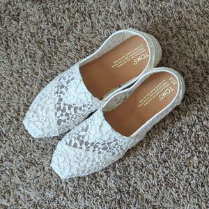 Tom's Wedding White Lace Leaves Slip Ons Classic Flat